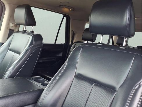 Used 2022 Ford Expedition Max XLT image 15