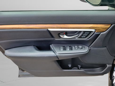 Used 2018 Honda CR-V Touring image 30