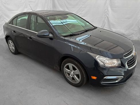 Used 2016 Chevrolet Cruze LT w/ Sun And Sound Package image 8