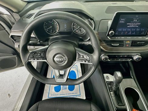 Used 2023 Nissan Altima 2.5 SV FWD image 12