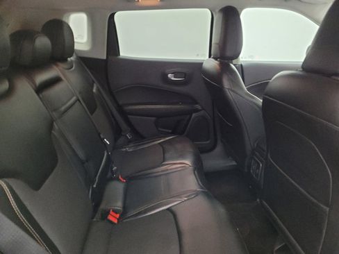Used 2018 Jeep Compass Latitude w/ Safe & Security Group AWD/4WD image 19