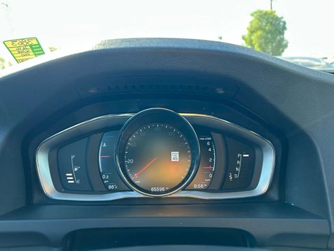 Used 2016 Volvo V60 T5 Platinum image 18