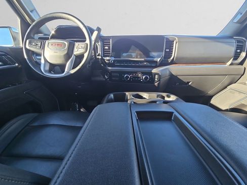 Used 2025 GMC Sierra 1500 SLT image 11