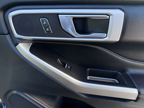 Used 2021 Ford Explorer XLT w/ Equipment Group 202A image 30