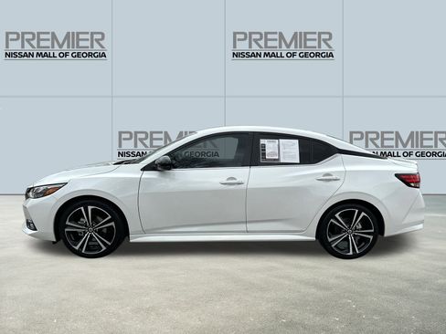 Certified 2022 Nissan Sentra SR w/ Lighting Package image 8