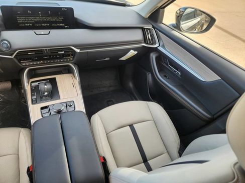 Used 2026 MAZDA CX-90 Plug-In Hybrid w/ Preferred AWD/4WD image 16