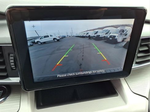 Used 2023 Ford Explorer XLT w/ Equipment Group 202A AWD/4WD image 10
