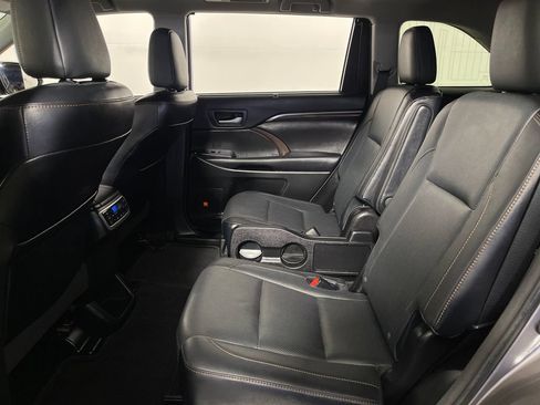 Used 2016 Toyota Highlander Limited Platinum AWD/4WD image 13