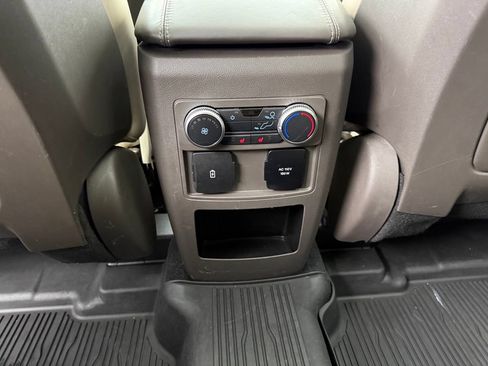 Used 2020 Ford Explorer Platinum w/ Premium Technology Package AWD/4WD image 60