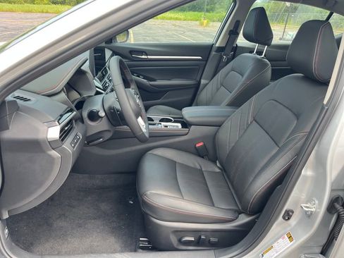 New 2025 Nissan Altima 2.5 SR w/ SR Premium Package image 13