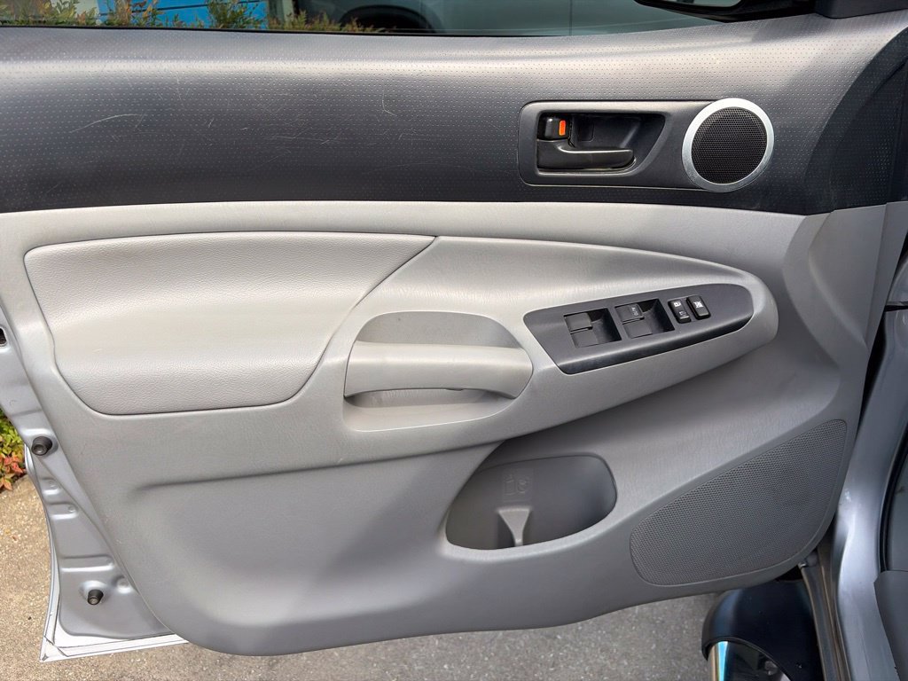 Used 2014 Toyota Tacoma PreRunner w/ SR5 Package RWD image 15