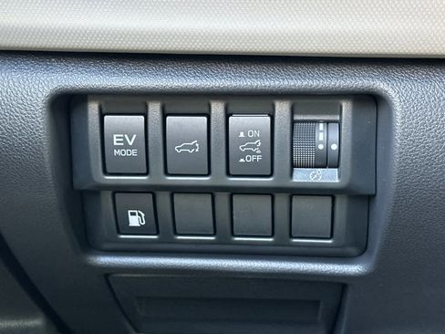 New 2025 Subaru Forester Limited image 31