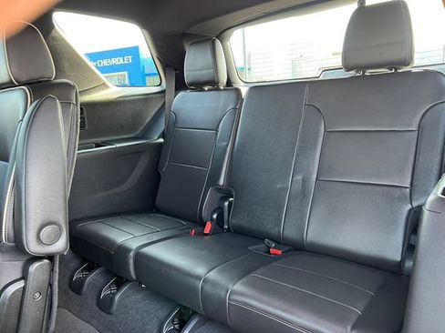 Used 2023 Chevrolet Traverse Premier w/ Redline Edition AWD/4WD image 7