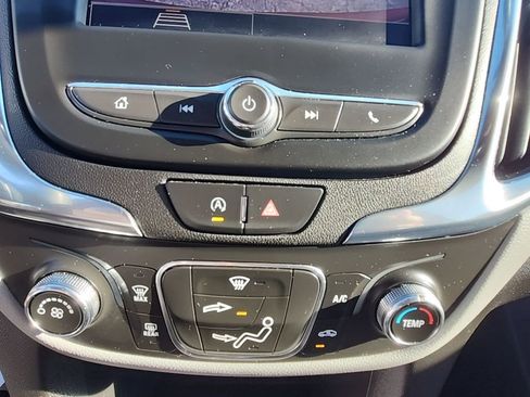 Used 2023 Chevrolet Equinox LT w/ LPO, Floor Liner Package image 5