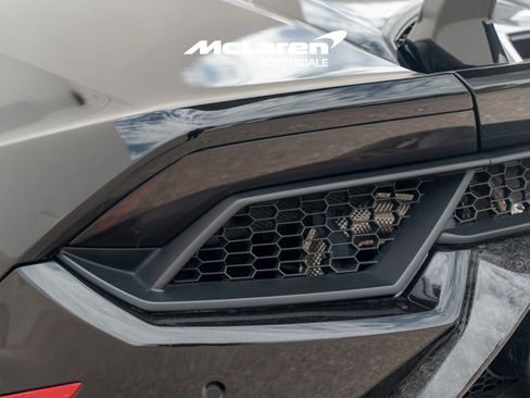 Used 2019 Lamborghini Huracan Performante AWD/4WD image 26