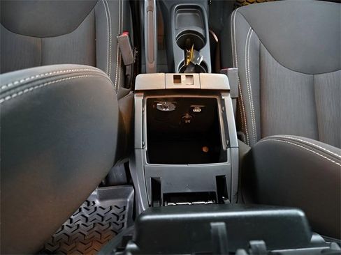 Used 2016 Jeep Wrangler Unlimited Sahara w/ Connectivity Group image 16