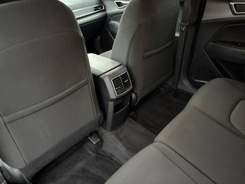 Used 2025 Kia Sportage LX image 23