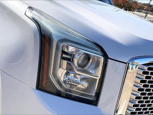 Used 2017 GMC Yukon XL Denali w/ Open Road Package image 31