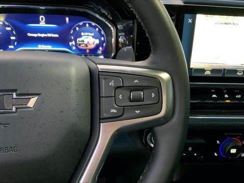 Used 2025 Chevrolet Silverado 1500 LT Trail Boss w/ Convenience Package II AWD/4WD image 22