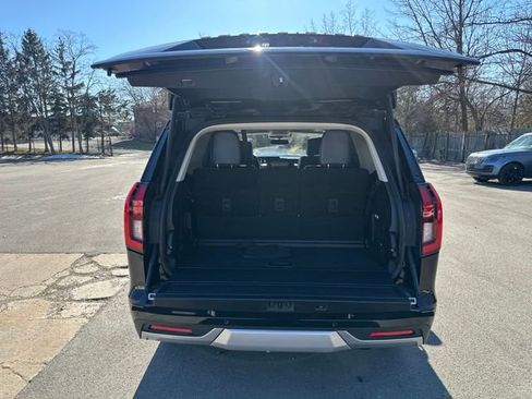 Used 2025 Ford Expedition Platinum image 27