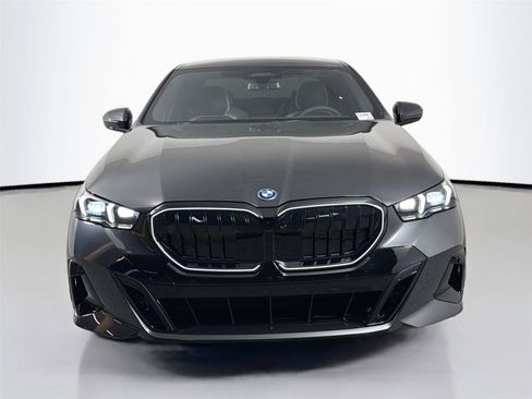 New 2026 BMW 550e xDrive w/ Executive Package image 2