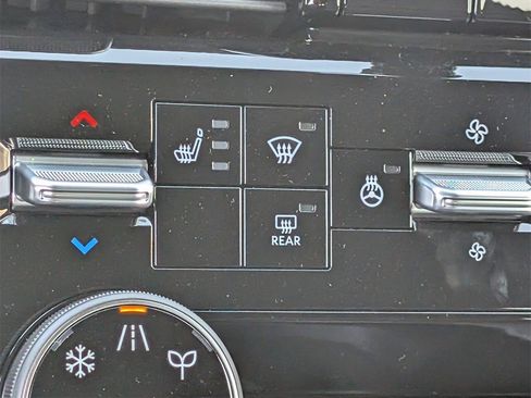 New 2026 Nissan Armada SL image 13