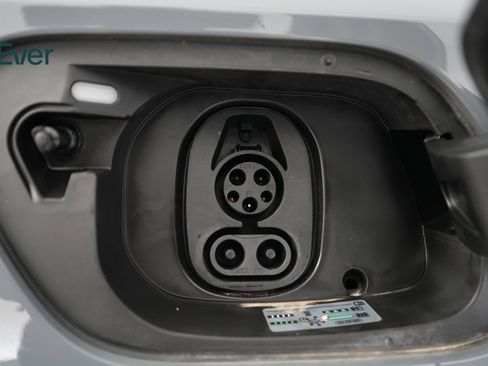 Used 2023 Volkswagen ID.4 Pro S image 10