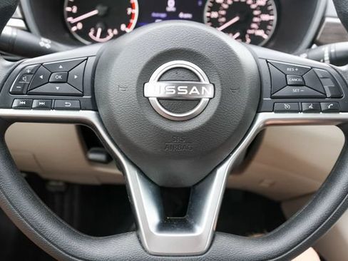 Used 2025 Nissan Altima 2.5 SV FWD image 23