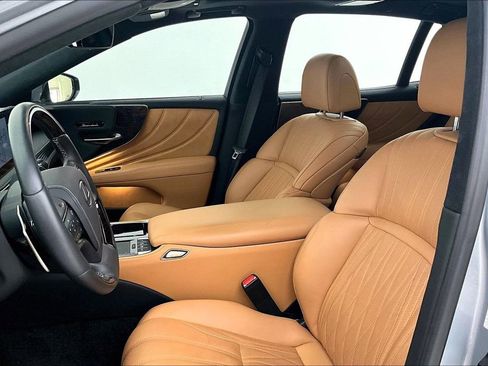 Used 2022 Lexus LS 500 500 Base w/ Interior Upgrade Package image 32