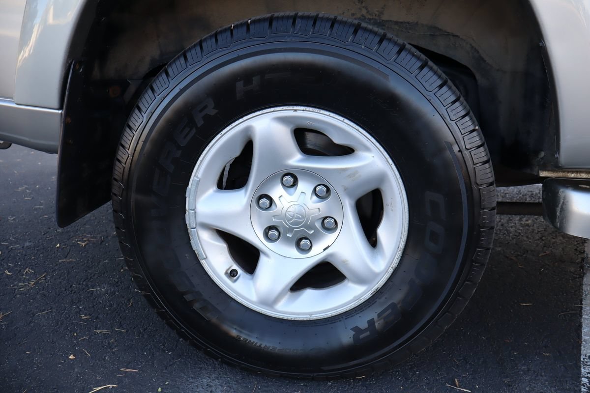 Used 2001 Toyota Sequoia SR5 AWD/4WD image 42
