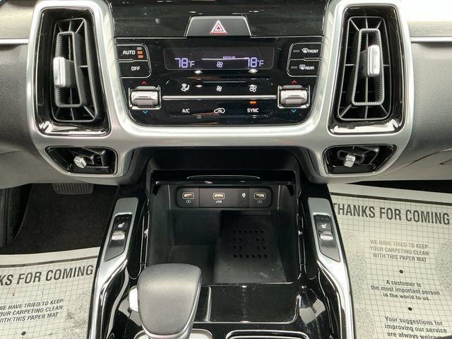 Used 2023 Kia Sorento SX AWD/4WD image 17
