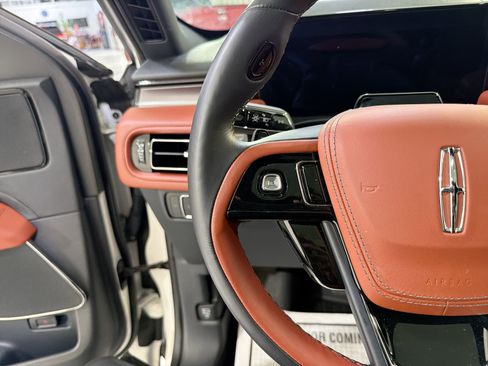 Used 2025 Lincoln Aviator Reserve w/ Illumination Package image 14