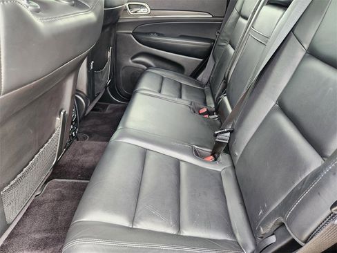 Used 2018 Jeep Grand Cherokee Limited image 31