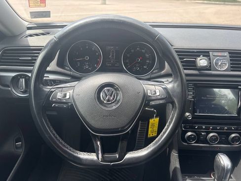 Used 2017 Volkswagen Passat 1.8T R-Line FWD image 13