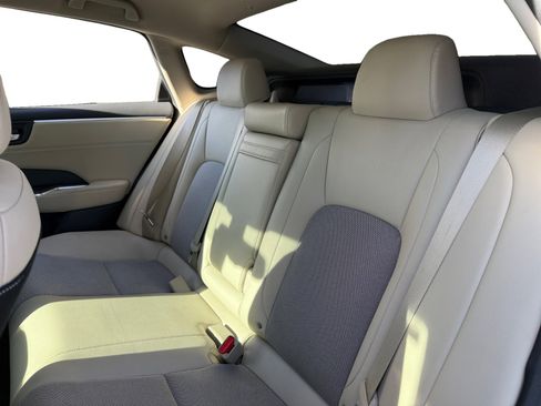 Used 2019 Honda Clarity Plug-In Hybrid image 13