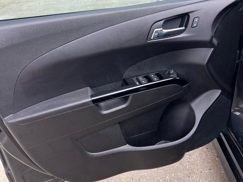 Used 2020 Chevrolet Sonic LT w/ RS Package FWD image 8