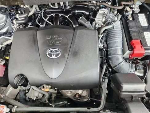 Used 2022 Toyota Highlander XLE image 23