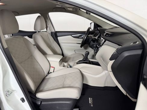 Used 2021 Nissan Rogue Sport SV image 34