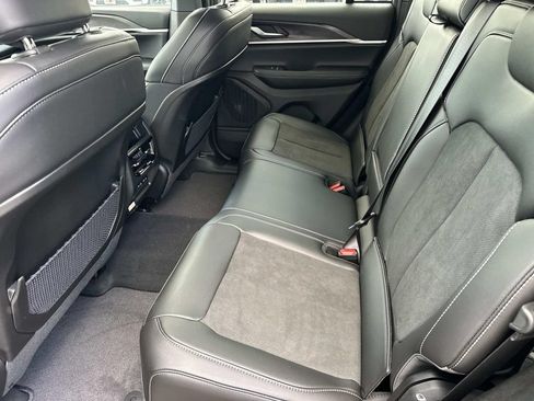 New 2026 Jeep Grand Cherokee Altitude AWD/4WD image 17