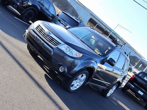 Used 2010 Subaru Forester 2.5X Limited image 3