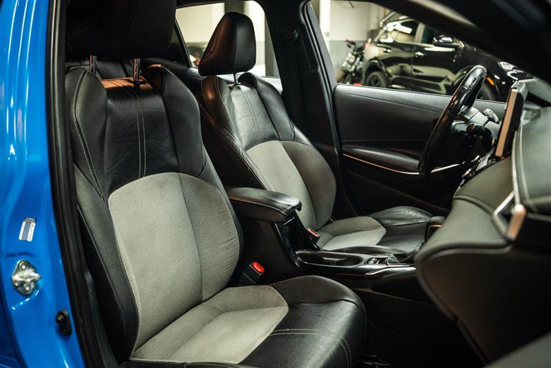 Used 2019 Toyota Corolla XSE FWD image 13