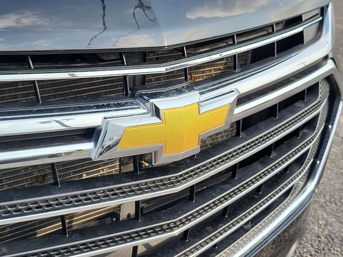 Used 2020 Chevrolet Traverse LT image 28