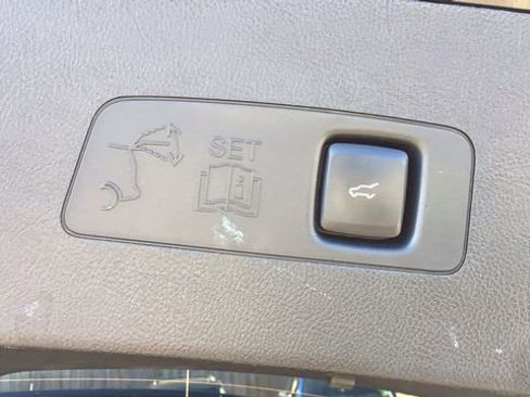 Used 2022 Lincoln Corsair Standard w/ Premium Package image 10