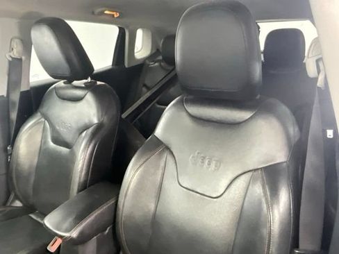 Used 2018 Jeep Compass Limited AWD/4WD image 6