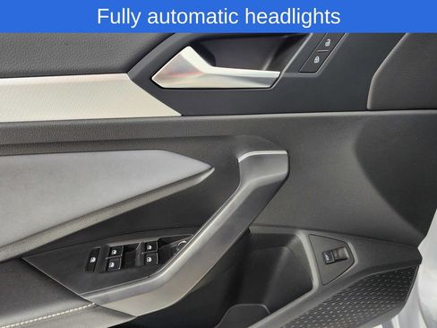 Used 2025 Volkswagen Jetta SE FWD image 17