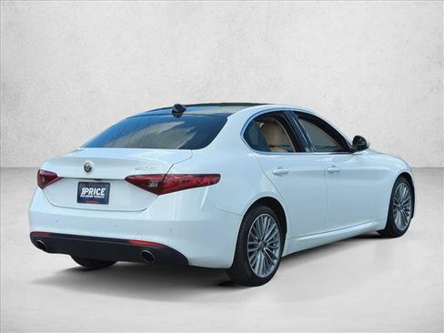 Used 2019 Alfa Romeo Giulia Ti w/ Quick Order Package 22Z Lusso RWD image 5