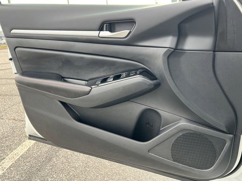 Used 2024 Nissan Altima 2.5 SR image 18