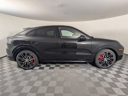 New 2026 Porsche Cayenne GTS AWD/4WD image 8