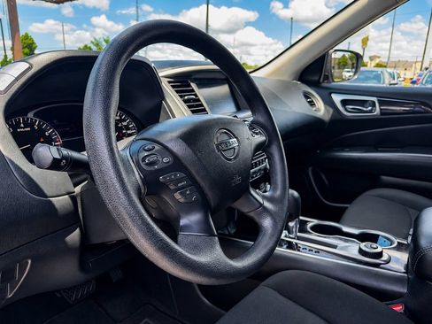 Used 2020 Nissan Pathfinder S AWD/4WD image 22