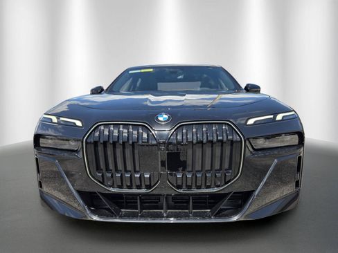 New 2026 BMW 740i RWD image 2